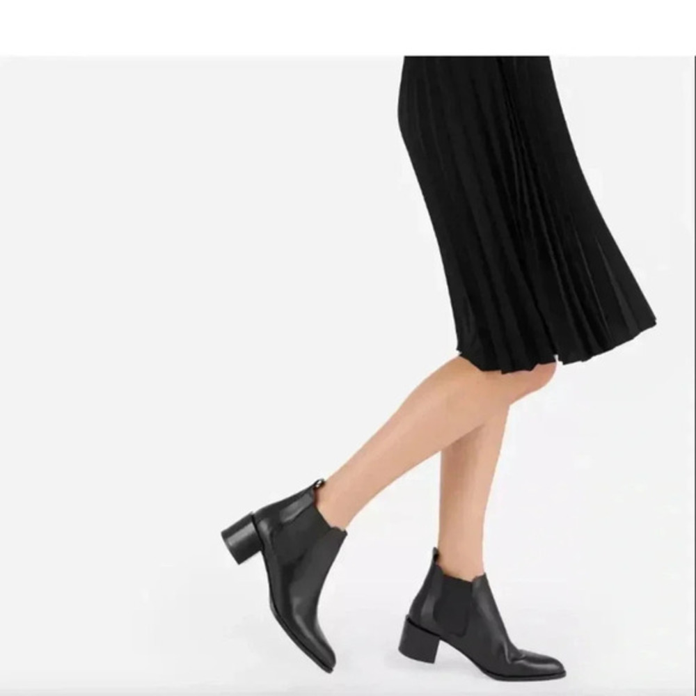 Everlane Women's Black Leather Heeled Ankle Pull up Boots Sz 7.5